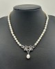 Silver flower pearl necklace