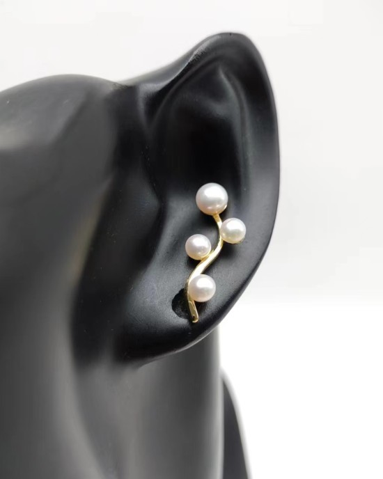 Tree pearl earrings