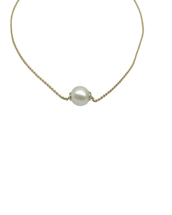 White pearl necklace