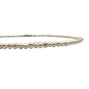 Irregular pearl necklace