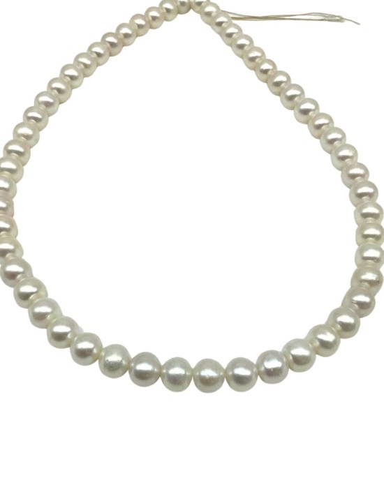 Gold pearl necklace