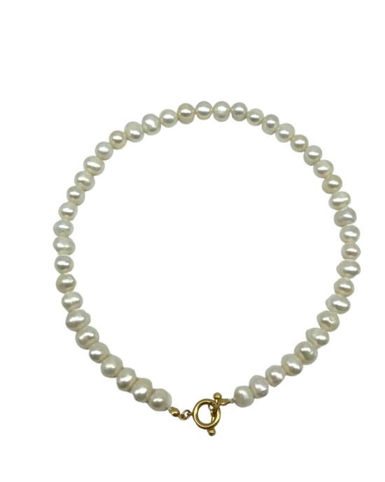 White Baroque pearl necklace